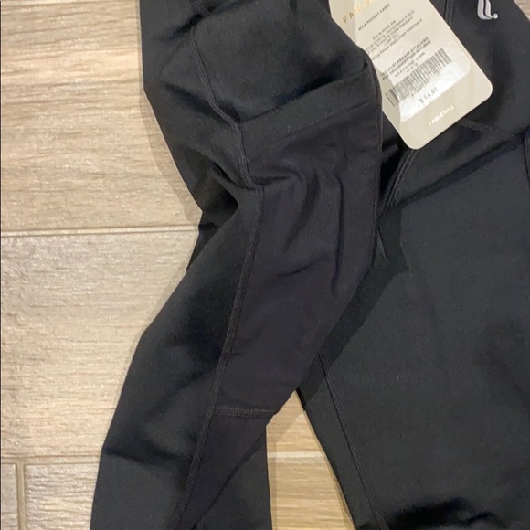 Fabletics - Picture 5 of 5